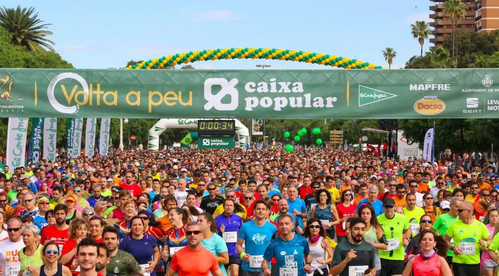 Corredores en la Volta a Peu Valencia 2026