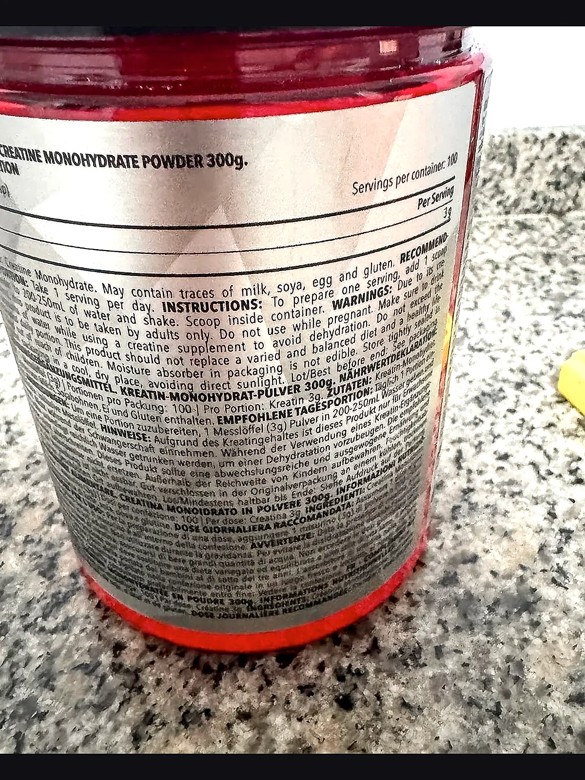 Etiqueta trasera con informaci&oacute;n nutricional e ingredientes del monohidrato de creatina de Prozis