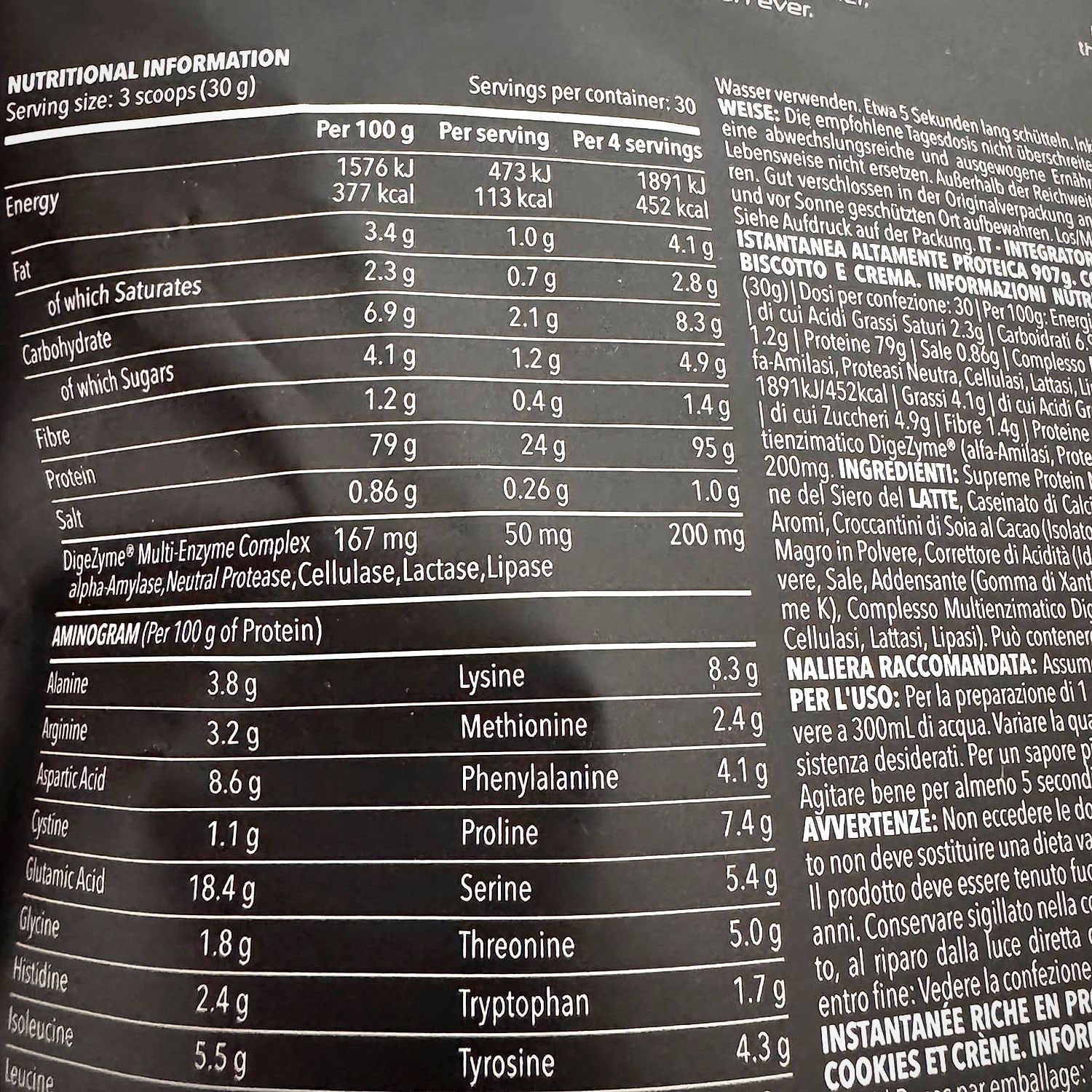 Información nutricional del envase: 377 kcal y 79 g de proteína por 100 g, y 24 g de proteína por dosis de 30 g