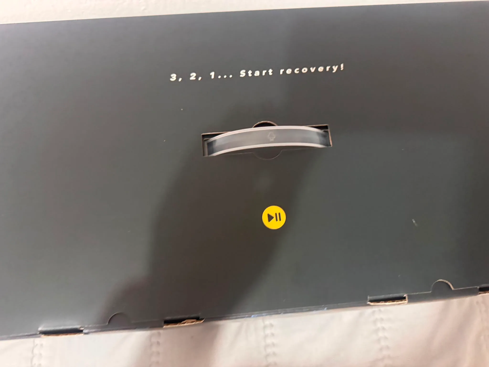 Interior de la caja del Sizen 6+ NEW con el mensaje Start recovery