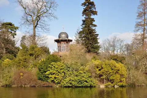 El Kiosque de l'Empereur, en el Bois de Boulogne (París)