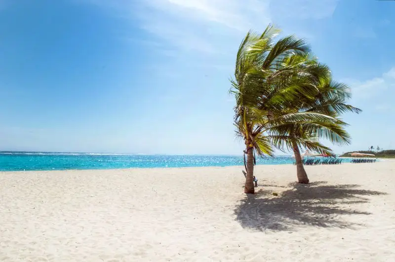 Puerto y playa de Valencia, ciudad ideal para maratonistas