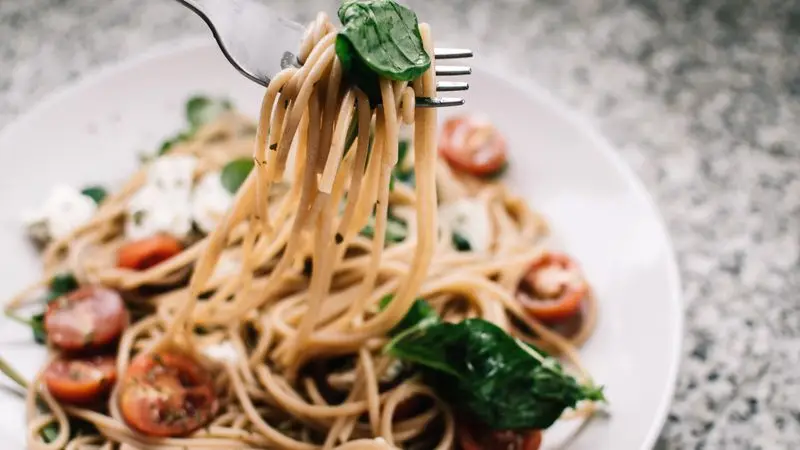 Plato de pasta para la carga de hidratos antes de una media marat&oacute;n