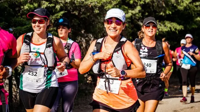 Grupo corriendo juntos