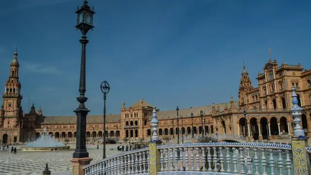 Running groups in Seville