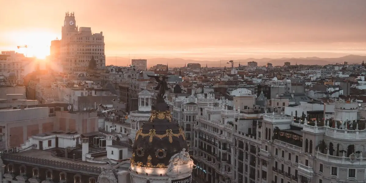 Arquitectura monumental de Madrid en el recorrido del maratón