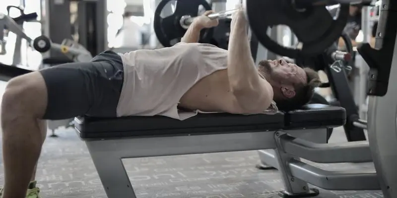 Ejercicios de piernas para corredores en el gimnasio