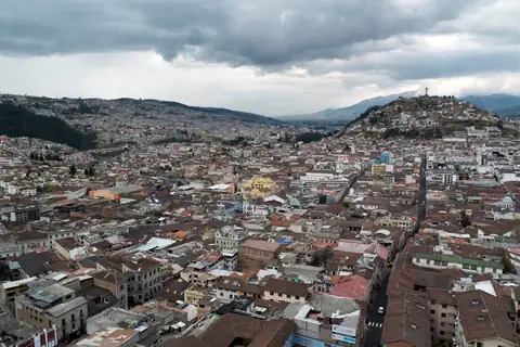 Imagen ambiental: vista de la ciudad de Quito